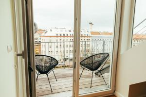 Large Apartments - Great for Groups - with Balcony or Terrace