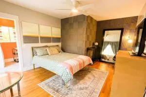 Peaceful 1BR Suite, Yurt and Barn in Cypress Park - 格伦代尔