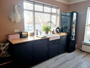 2 bedroom apartment with a loft- close to downtown
