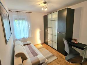 Apartament z ogrodem, 20 metrów od plaży