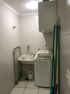 N12 Casa 3 dormitórios em condominio frente a praia