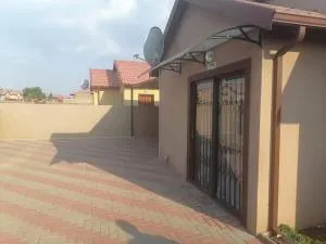 House - Alberton