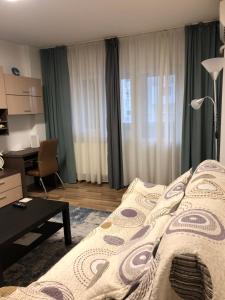 Adrian Home Mega