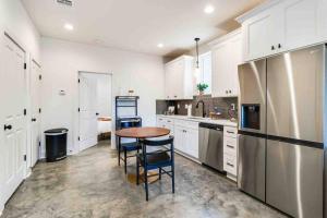 Jazz House*King Bed*Lux Matt*Coffee Bar