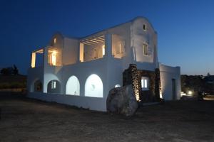 Sakas Residences Santorini Greece