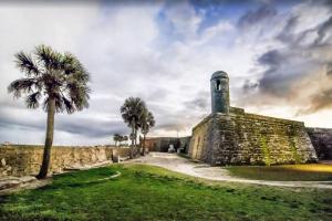 Sunrise Paradise on Intracoastal Front