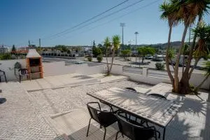 8 Rodrigues Family House - Villa with patio - Falca