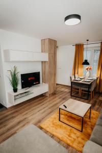 Old Town city center apartment 2 - private parking included