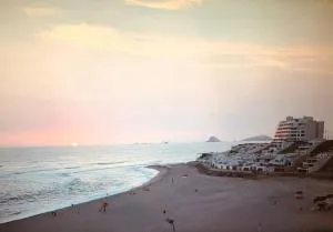 Playa Punta Hermosa, Lima, Perú - Сан-Бартоло