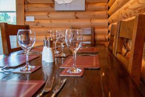 Teal Lodge - Nordic Log Cabin with private hot tub