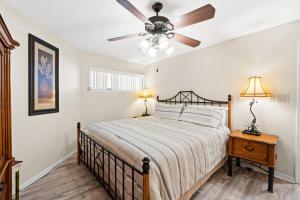 Aquavista Condominiums #204-W by Book That Condo
