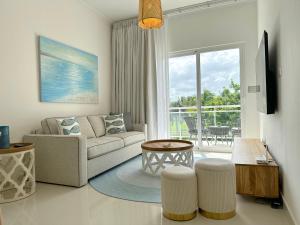 Golf & LakeView Condo Near Beach