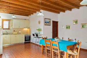 Carlas House, Kalyves