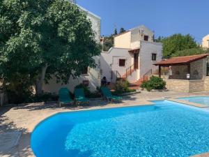 Carlas House, Kalyves