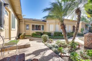 Downtown Carlsbad Apartment < 12 Mi to Beach!