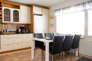 Spacious house near santapark