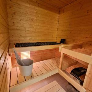 Moderni kaksio keskustassa, oma sauna!