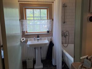 Holmåkra long stay by House Viola, 3 bedroom entire house in Bodafors, sleeps 7