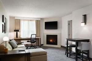 One-Bedroom King Suite with Sofa Bed and Fireplace room in Residence Inn by Marriott Madison West/Middleton