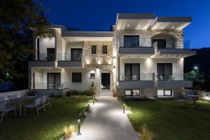 Ammothines Beach Suites