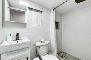 Swinging London Studio 3 people V6