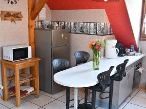 Maisons de vacances Gite charmant au calme, 2 personnes, proche vignobles et chateaux, animaux acceptes, terrasse jardin - FR-1-744-33 : photos des chambres