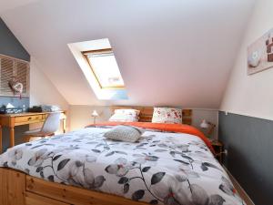 Maisons de vacances Gite charmant au calme, 2 personnes, proche vignobles et chateaux, animaux acceptes, terrasse jardin - FR-1-744-33 : photos des chambres