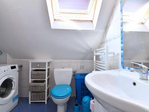 Maisons de vacances Gite charmant au calme, 2 personnes, proche vignobles et chateaux, animaux acceptes, terrasse jardin - FR-1-744-33 : photos des chambres