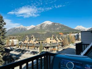 2-in-1 Skyline MTN Retreat - Hot Tub - Pool - AC