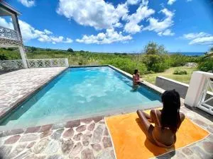 •:•WoW•:• Big Pool & Cool Sunsets - Christophe Harbour