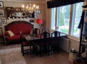 Wanha Neuvola Guesthouse