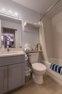 Mountain View One Bedroom Vacation Suite - WindTower 119
