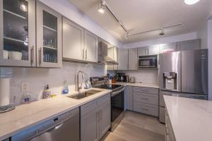 Mountain View One Bedroom Vacation Suite - WindTower 119