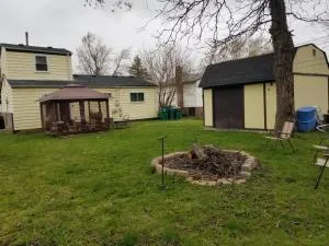 Cozy 6 bedroom home with Gameroom and Fire pit. - Rawsonville