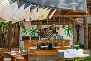 RCH LUXURY HOTEL & POOL