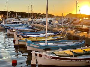 2 min de la Plage, Parking, Terrasse & Wifi!