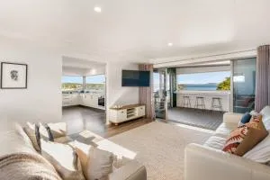 Escape to Coastal Tranquility - Carlton