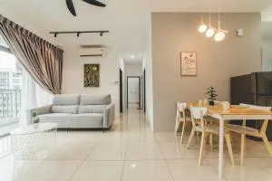 Perling 8scape 3BR Comfy Zone by Our Stay - Tampoi Village
