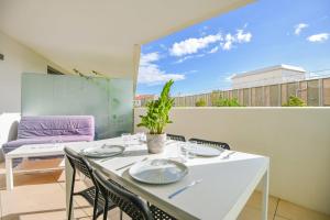 Appartements Bail mobilite - Appart 1 ch parking et terrasse : photos des chambres