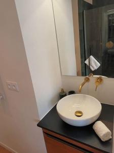 PARIS Balcony TOP FLOOR Room