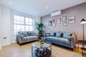 4 Bedroom Townhouse in Manchester - By Hilltop Serviced Apartments