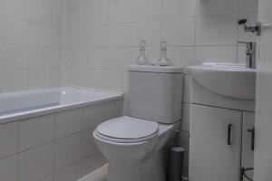 Regents Park Sleeps 8 Pet Friendly & Garden