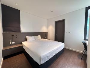 Hazuki, Modern Minimalist Apartment