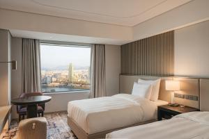 Deluxe 2 giường Hướng Hồ (Deluxe Twin Lake View)