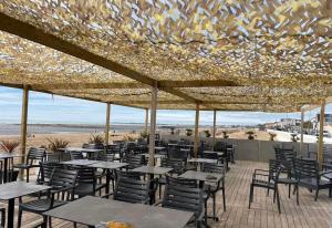 Hotels Acadie Saint Victor - Hotel restaurant - Face mer - Chatelaillon plage : photos des chambres