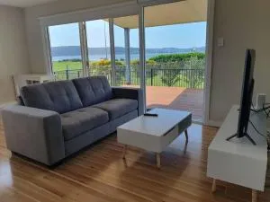 Serene Waterfront GuestHouse- Views & Vibes - Koolewong