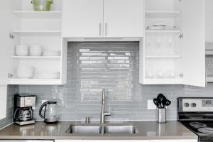 Ballard 1BR w WD BBQ Gym nr Waterfront SEA-394