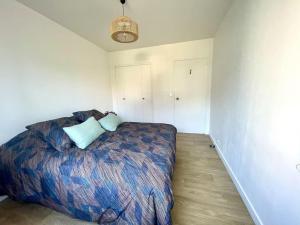 Vue Port de plaisance : Le Voilier