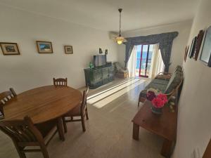 2 Avenida Frente Mar - Casas & Papéis