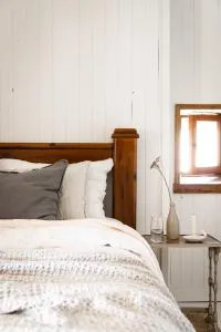 Old Cobbin Homestead (est. 1864), Snowy Mountains - Moonbah